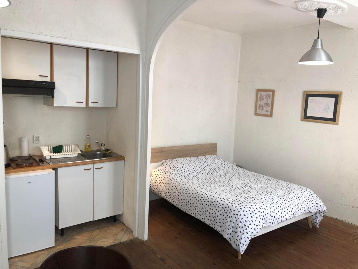 Coeur De Ville Appartement Meuble อองเชร์ ภายนอก รูปภาพ