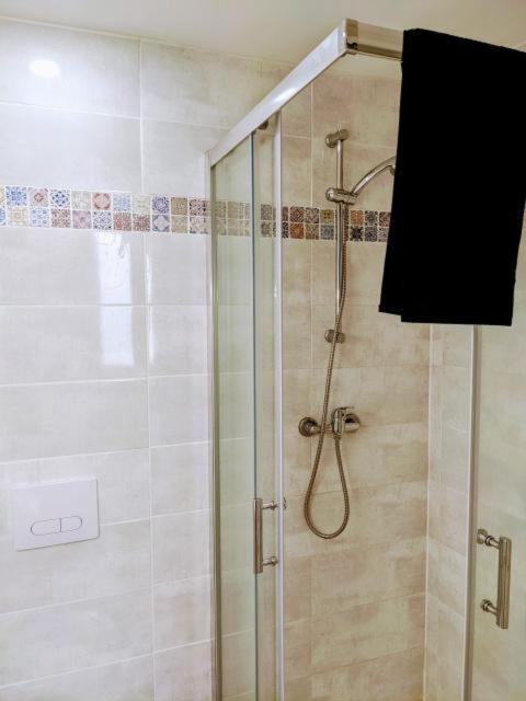 Coeur De Ville Appartement Meuble อองเชร์ ภายนอก รูปภาพ